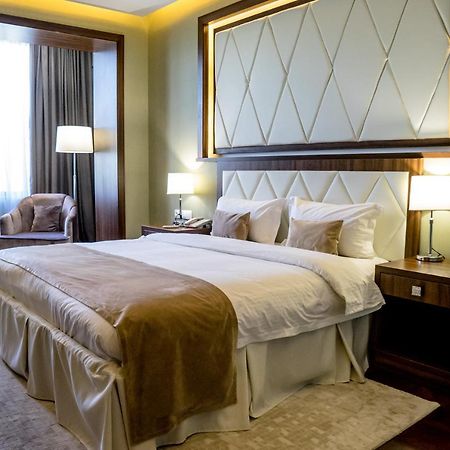 Garden Park Inn Алма Ата Екстериор снимка