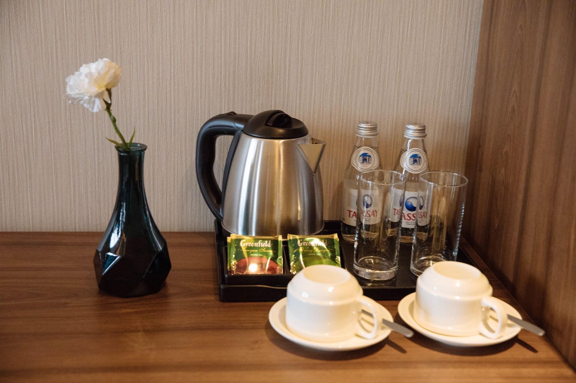 Garden Park Inn Алма Ата Екстериор снимка