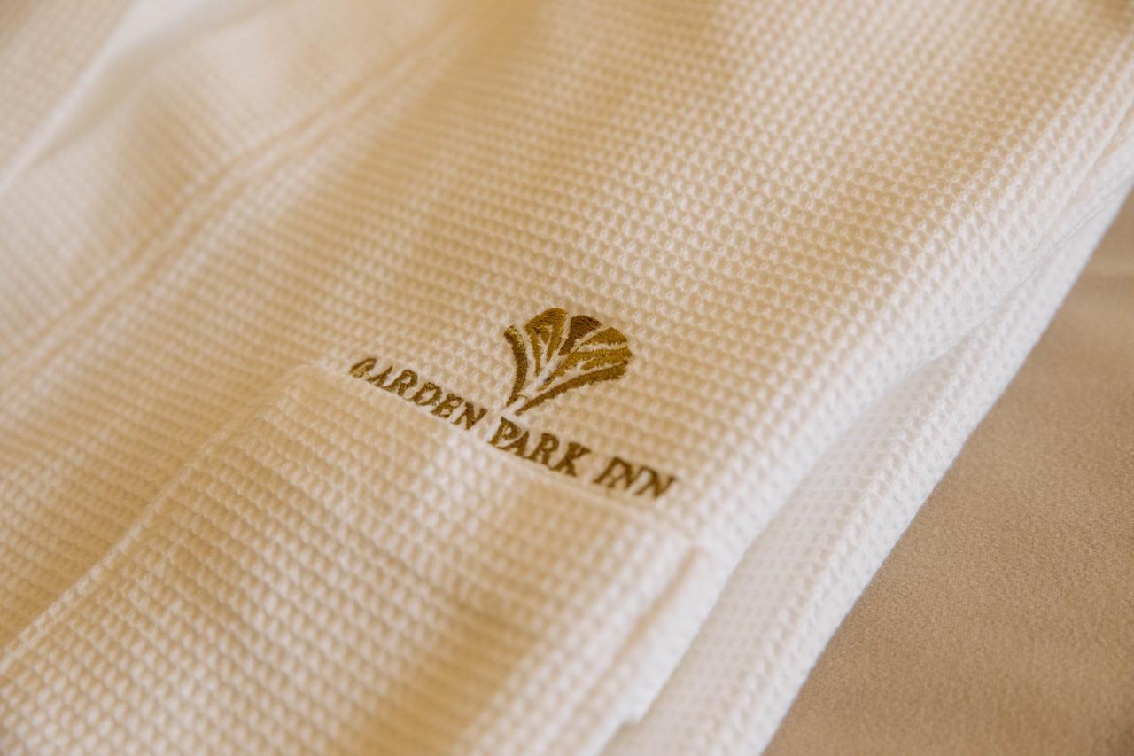 Garden Park Inn Алма Ата Екстериор снимка