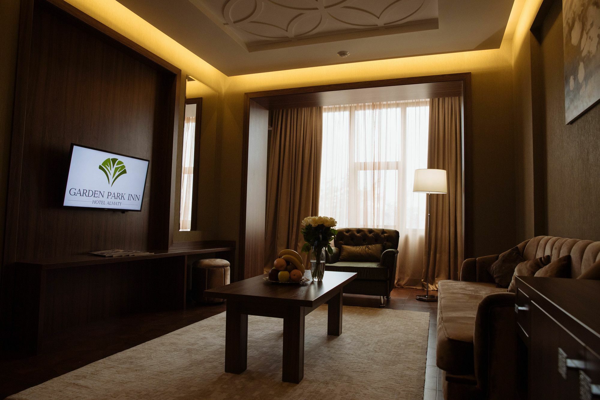 Garden Park Inn Алма Ата Екстериор снимка