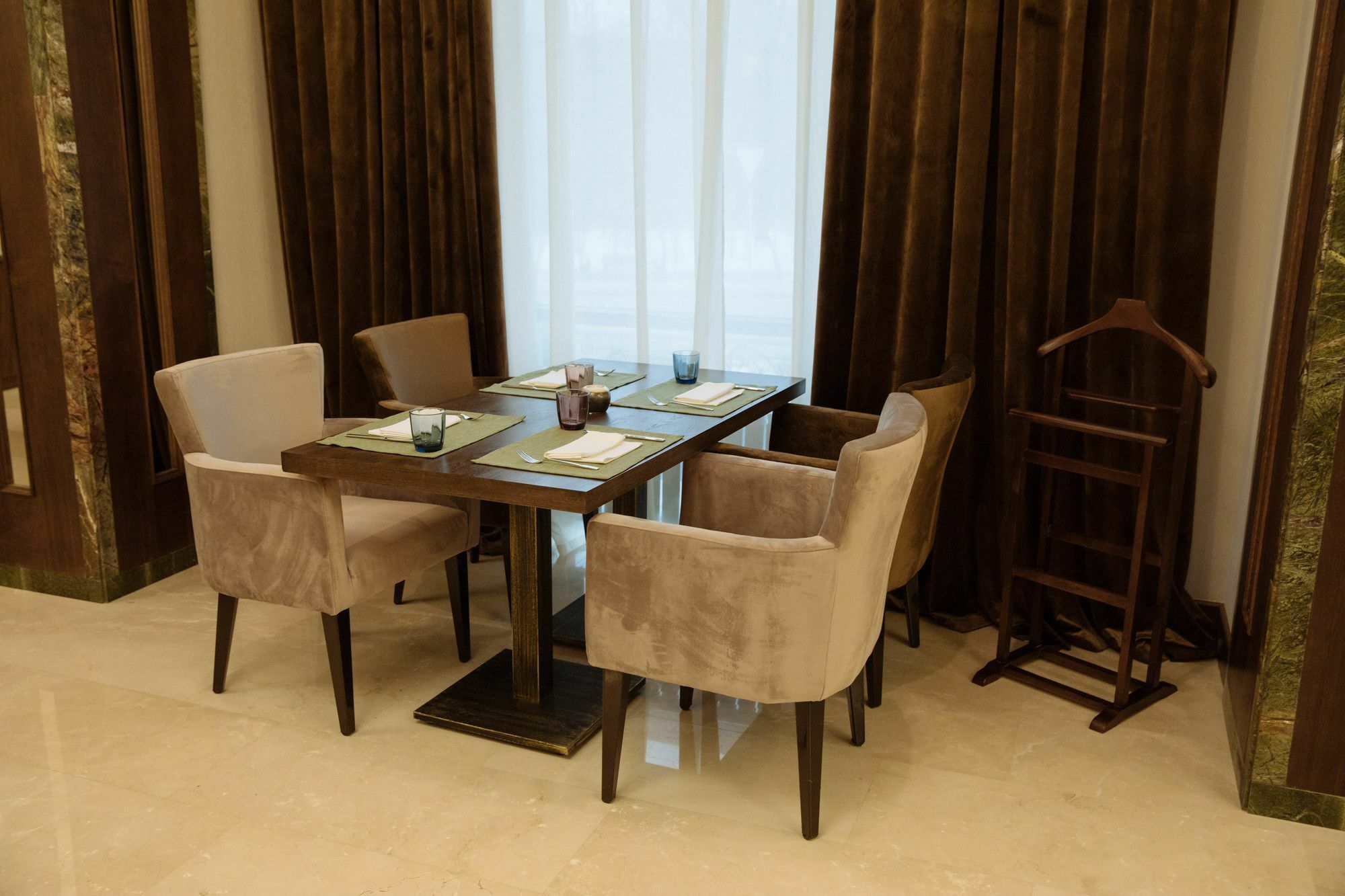 Garden Park Inn Алма Ата Екстериор снимка