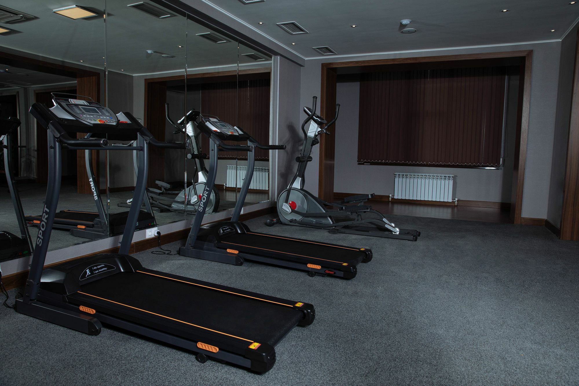 Garden Park Inn Алма Ата Екстериор снимка