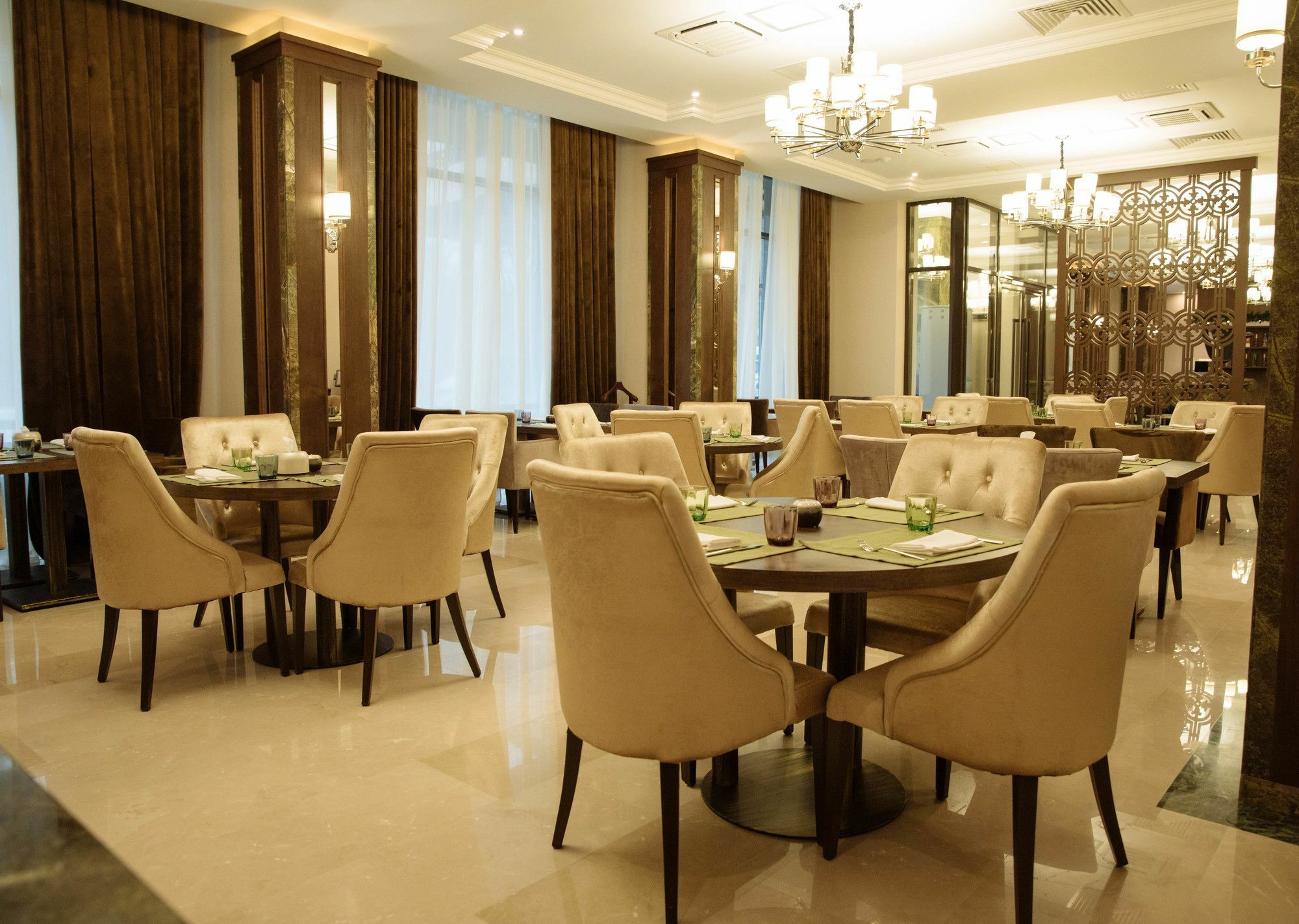 Garden Park Inn Алма Ата Екстериор снимка